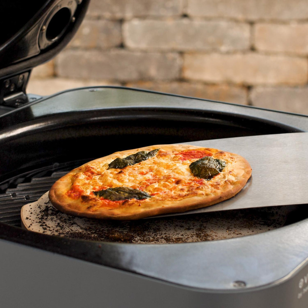 Everdure By Heston Blumenthal 4K 21-Inch Charcoal Grill & Smoker  - CE4KMUS