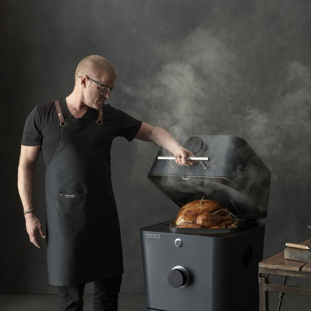 Everdure By Heston Blumenthal 4K 21-Inch Charcoal Grill & Smoker  - CE4KMUS